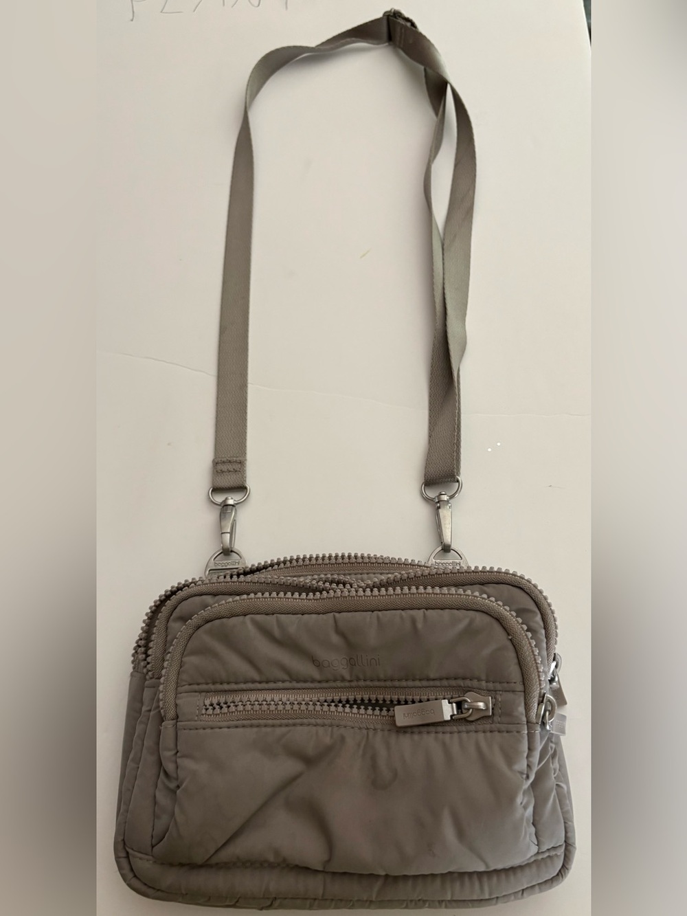 Baggallini Legacy Triple Zip mini Bagg